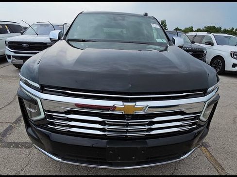 Used 2026 Chevrolet Suburban Premier w/ Sun And Tow Package AWD/4WD image 14