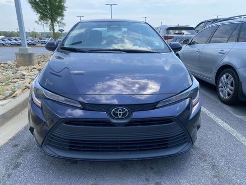 Used 2023 Toyota Corolla LE FWD image 2