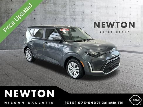 Used 2025 Kia Soul LX FWD image 1