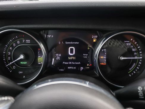 Used 2023 Jeep Wrangler Sahara w/ Cold Weather Group image 27