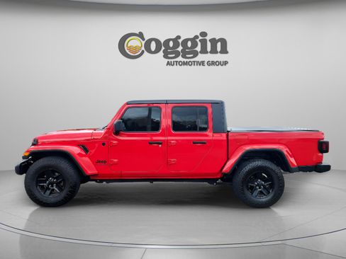 Used 2021 Jeep Gladiator Sport AWD/4WD image 2