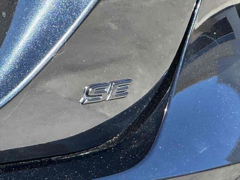 Used 2020 Toyota Camry SE image 17