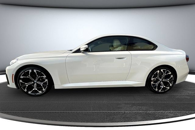 Used 2025 BMW 230i Coupe w/ M Sport Package RWD image 8