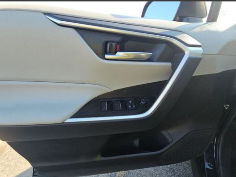 Used 2023 Toyota RAV4 XLE image 24