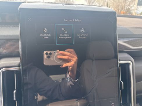 New 2026 GMC Yukon XL Elevation w/ LPO, Get Active Package image 24