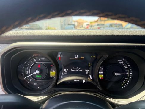 Used 2024 Jeep Wrangler Unlimited AWD/4WD image 21