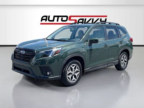 Used 2024 Subaru Forester Premium AWD/4WD image 3