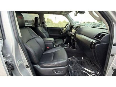 Certified 2021 Toyota 4Runner Venture w/ Moonroof Package AWD/4WD image 38