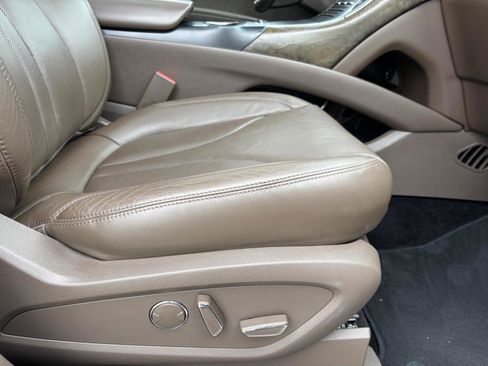 Used 2017 Lincoln MKX Reserve w/ Driver Assistance Package image 20