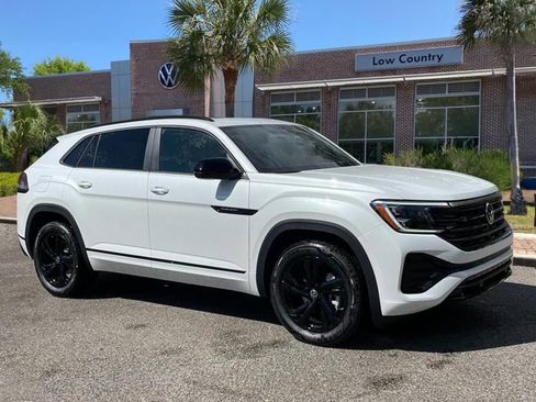 New 2026 Volkswagen Atlas Cross Sport SEL R-Line AWD/4WD image 1