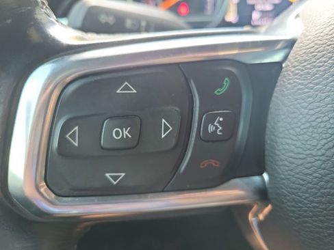 Used 2018 Jeep Wrangler Unlimited Sahara AWD/4WD image 31