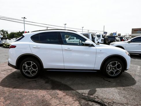 Used 2023 Alfa Romeo Stelvio Ti AWD/4WD image 7
