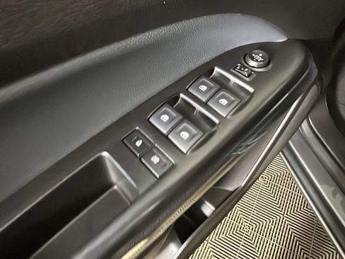 Used 2019 Chevrolet Colorado Z71 AWD/4WD image 13