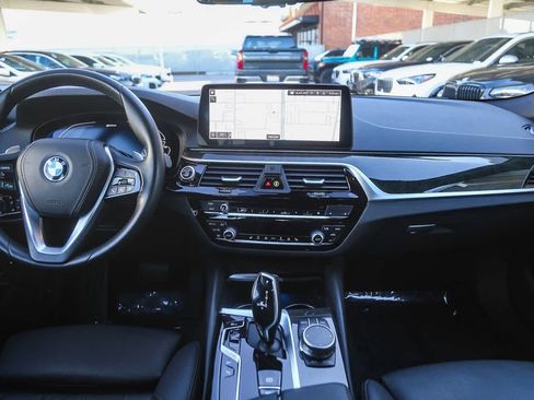 Certified 2023 BMW 530e w/ Convenience Package image 9