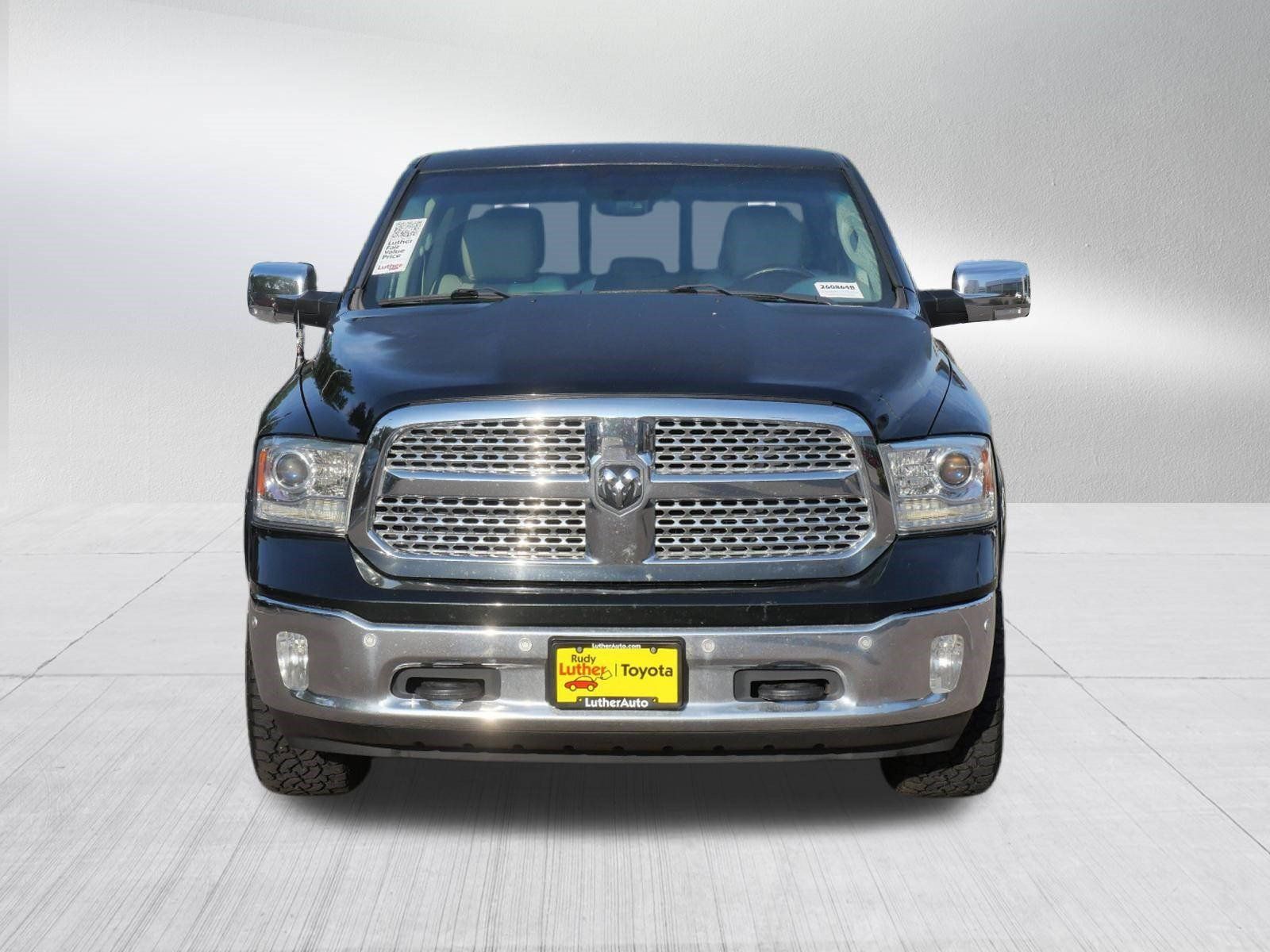 Used 2017 RAM 1500 Laramie w/ Convenience Group AWD/4WD image 2