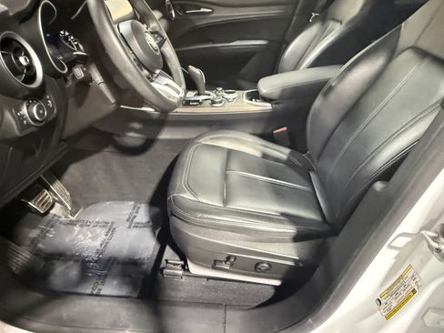 Used 2022 Alfa Romeo Stelvio Ti image 18