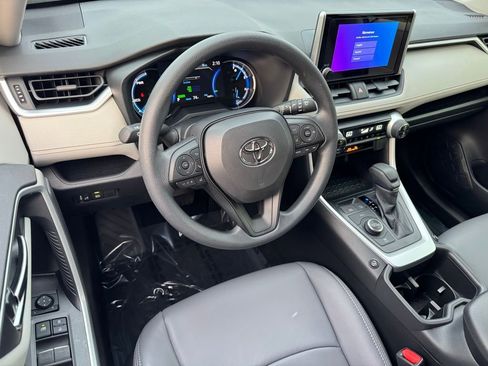 Used 2025 Toyota RAV4 XLE image 22