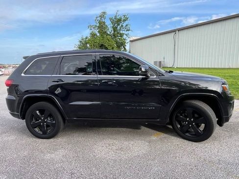 Used 2015 Jeep Grand Cherokee Altitude AWD/4WD image 7