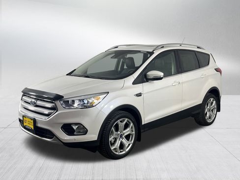 Used 2019 Ford Escape Titanium image 3