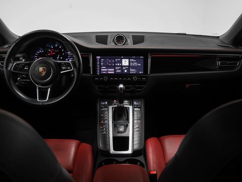 Certified 2019 Porsche Macan AWD/4WD image 27