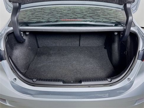 Used 2018 MAZDA MAZDA3 Sport image 24