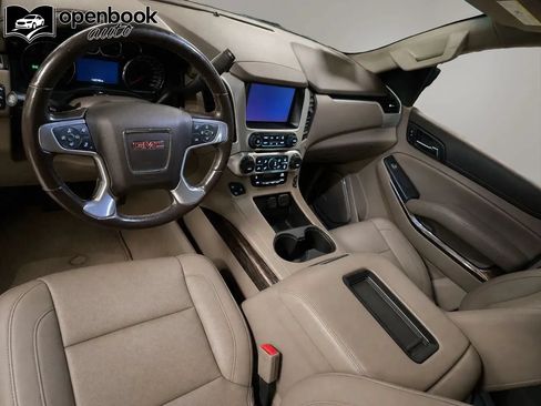 Used 2019 GMC Yukon XL SLT w/ Open Road Package AWD/4WD image 9