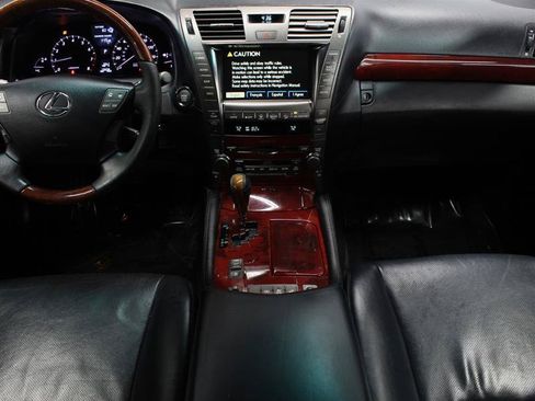 Used 2007 Lexus LS 460 RWD image 9