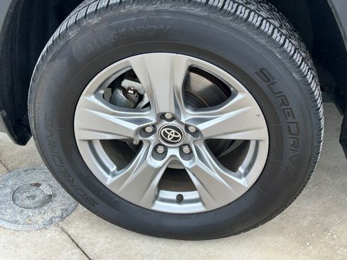 Used 2024 Toyota RAV4 XLE image 9