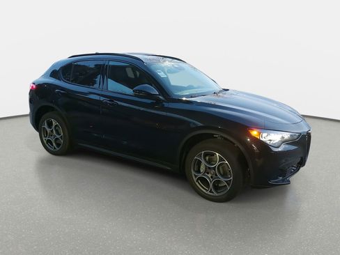 New 2025 Alfa Romeo Stelvio Sprint w/ Convenience Package image 3
