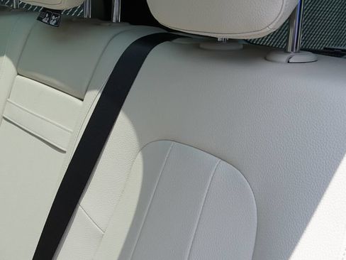 Used 2025 Mercedes-Benz GLB 250 image 48