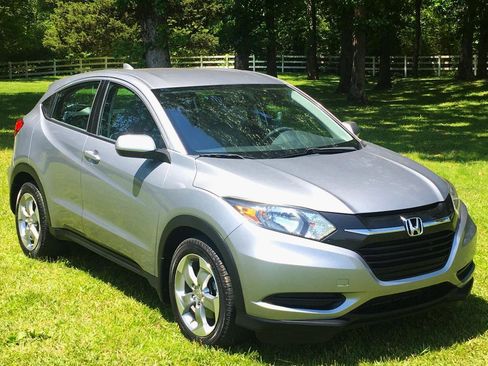 Used 2017 Honda HR-V LX image 8