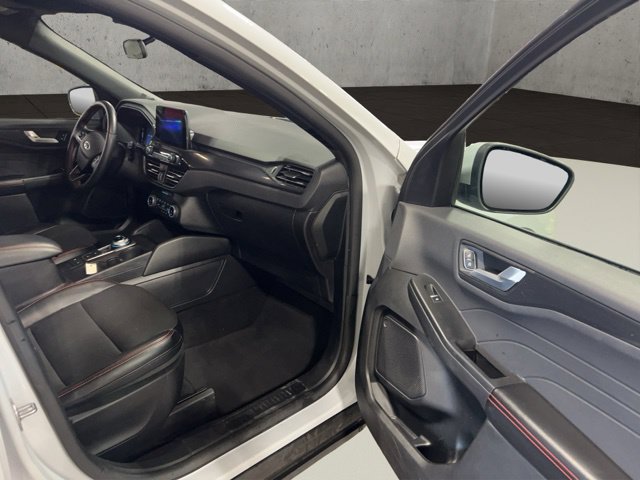Certified 2025 Ford Escape ST-Line Select AWD/4WD image 32