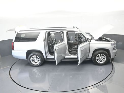 Used 2020 Chevrolet Suburban LT image 76
