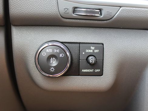 Used 2016 Chevrolet Traverse LT FWD image 23