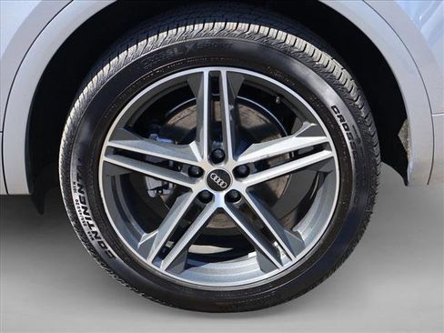 Used 2023 Audi Q5 e Premium Plus w/ Premium Plus Package AWD/4WD image 29