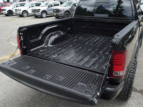 Used 2016 RAM 2500 Laramie w/ Convenience Group AWD/4WD image 32