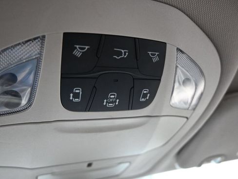 Used 2022 Chrysler Pacifica Touring-L FWD image 28