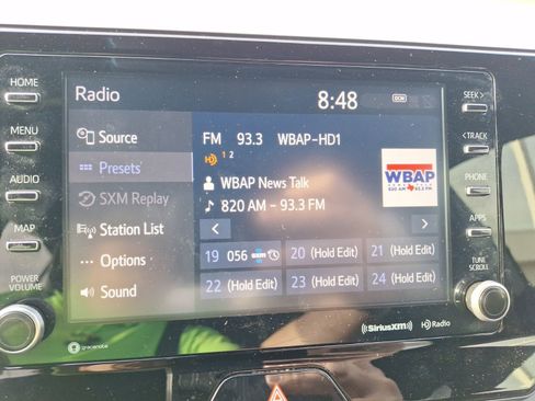 Used 2022 Toyota Venza XLE image 25