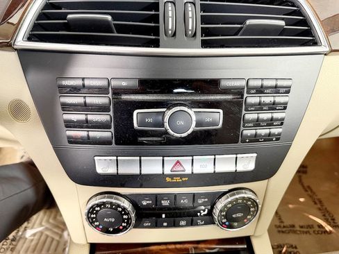 Used 2014 Mercedes-Benz C 300 4MATIC Sedan image 52