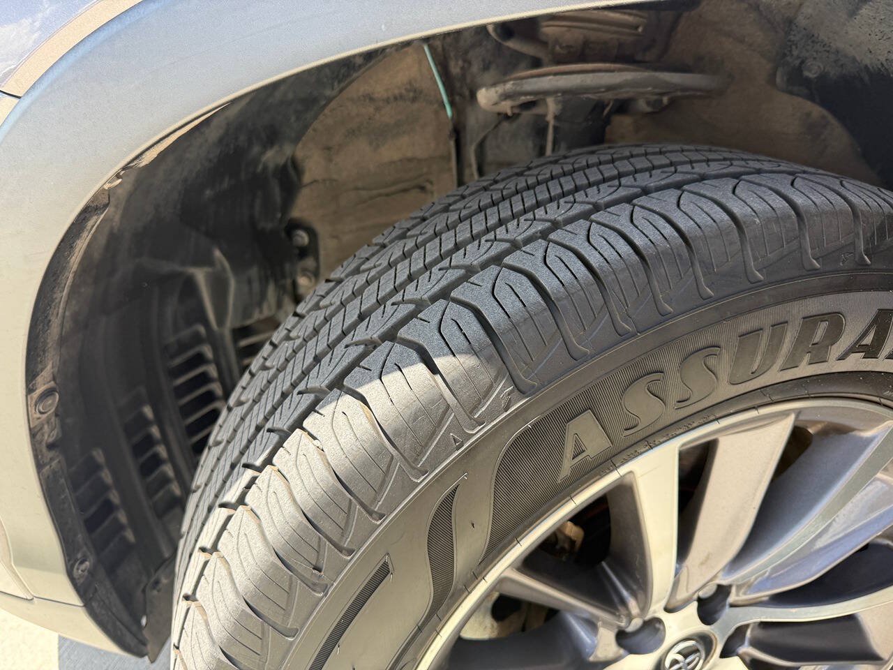 Used 2019 Toyota Highlander XLE AWD/4WD image 13
