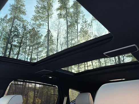 Used 2025 Genesis GV80 3.5T Prestige image 7