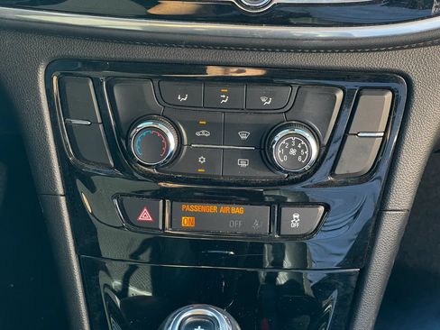 Used 2021 Buick Encore Preferred FWD image 17