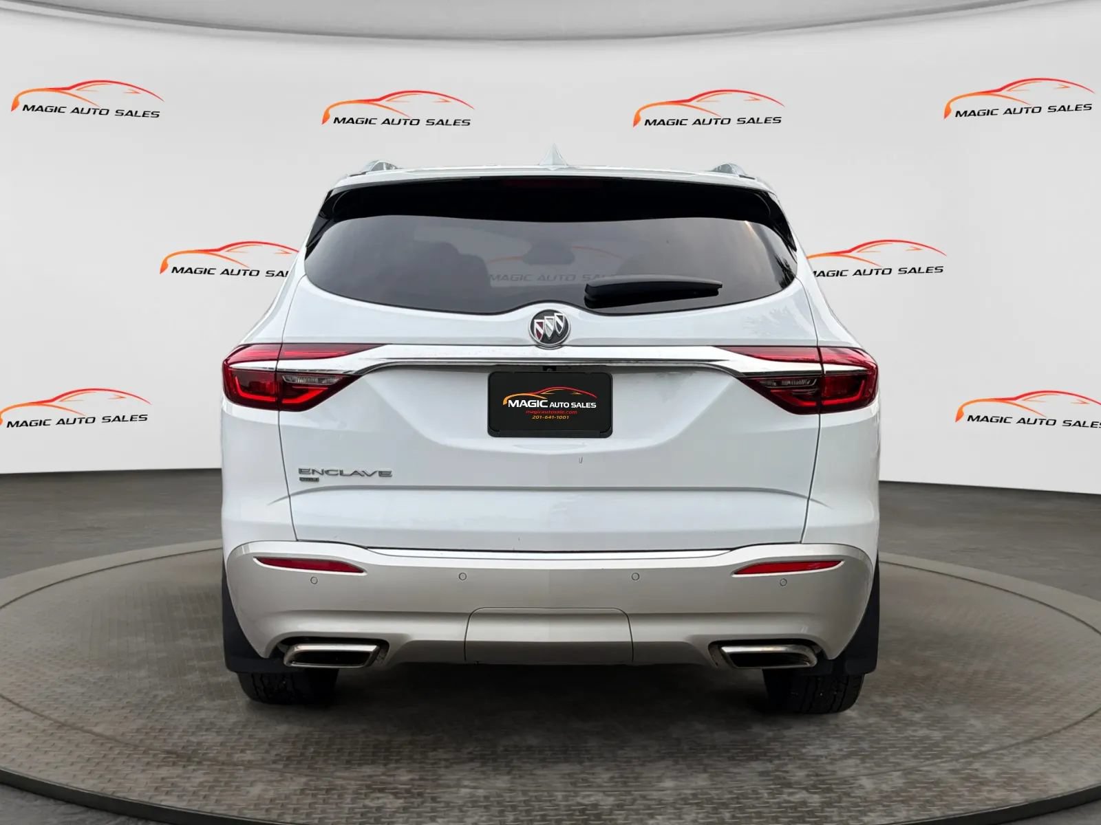 Used 2020 Buick Enclave Essence w/ Sound and Sites Package AWD/4WD image 9