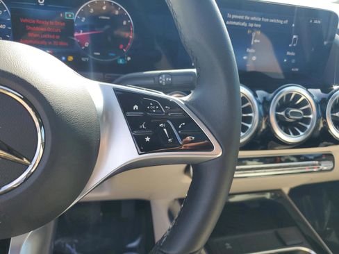 Used 2025 Mercedes-Benz GLA 250 image 19