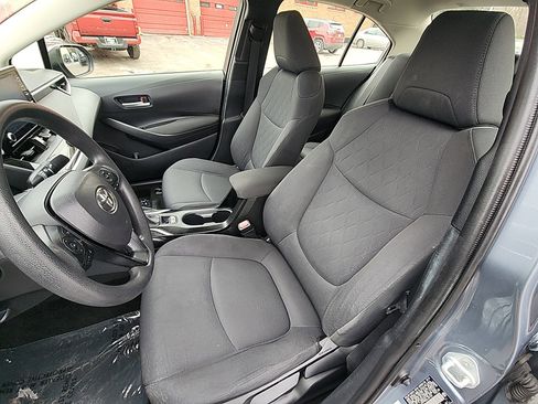 Used 2020 Toyota Corolla LE image 19