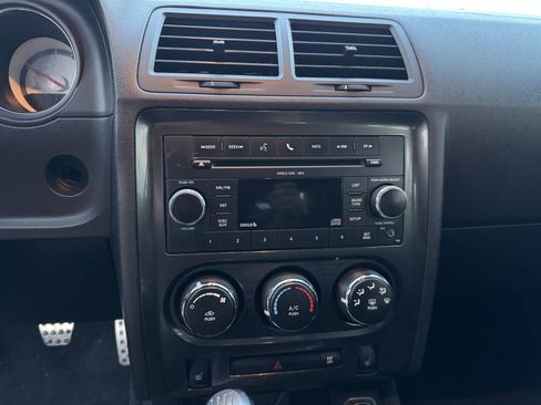 Used 2010 Dodge Challenger R/T image 27