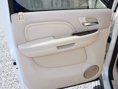 Used 2007 Cadillac Escalade ESV AWD w/ Information Package image 25