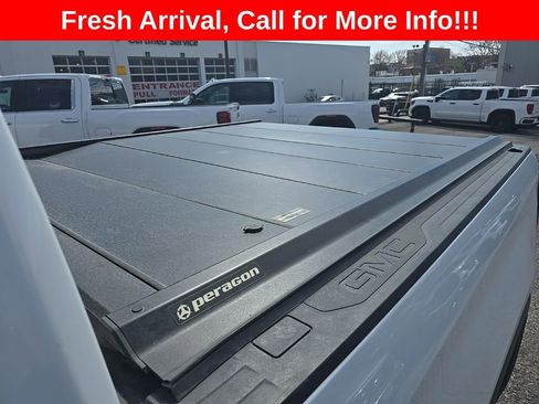 Certified 2023 GMC Sierra 1500 AT4 w/ AT4 Premium Package AWD/4WD image 13