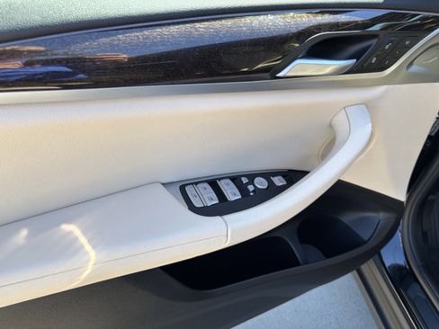 Certified 2025 BMW X4 xDrive30i image 14