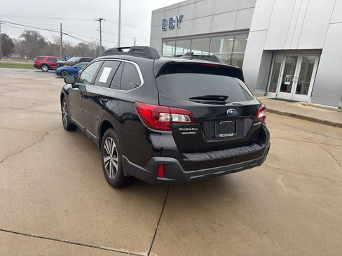 Used 2018 Subaru Outback 2.5i Limited image 3